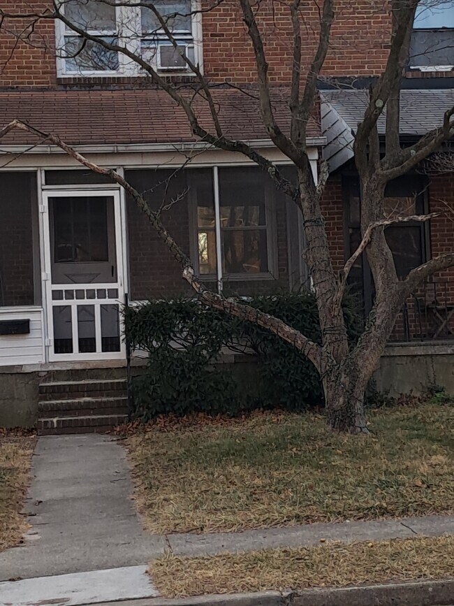 Photo - 1924 Deering Ave Townhome