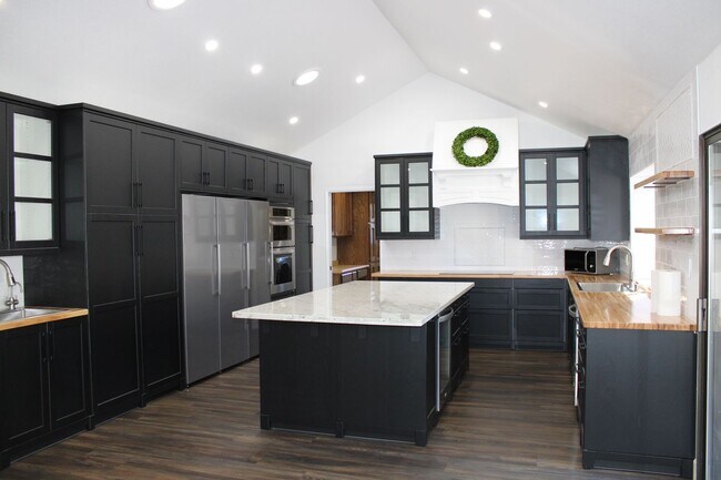 Building Photo - 7610 Woodborough Dr