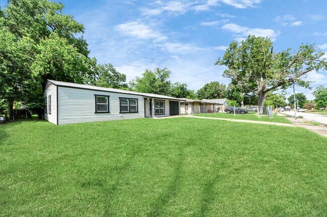 Foto del edificio - 5738 Kenilwood Dr