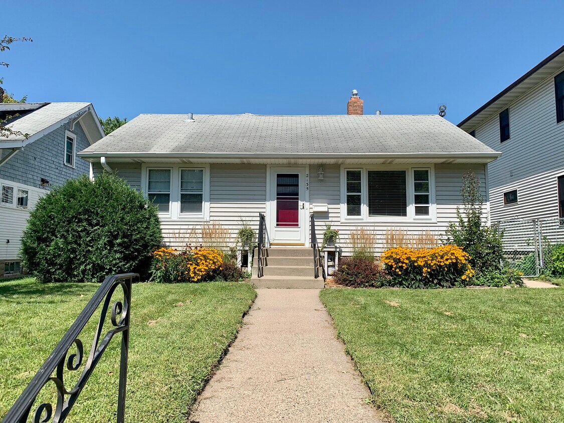 2135 Randolph Ave, Saint Paul, MN 55105 House Rental in Saint Paul