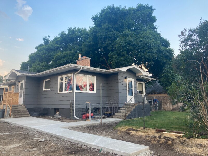 Primary Photo - 741 Turner St