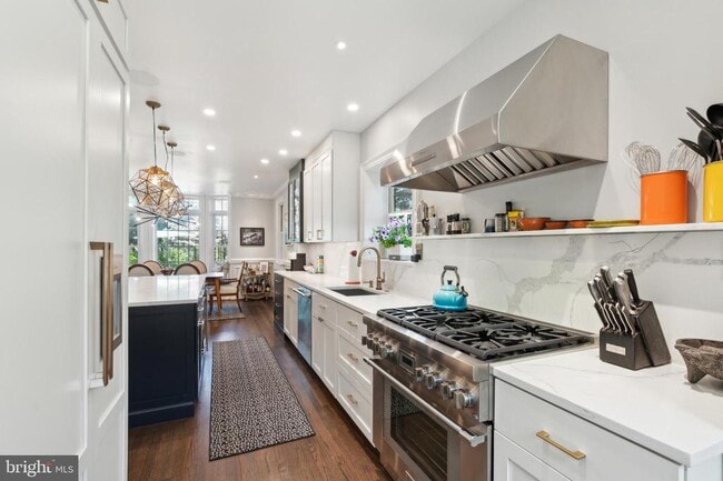 Building Photo - 2916 New Mexico Ave NW