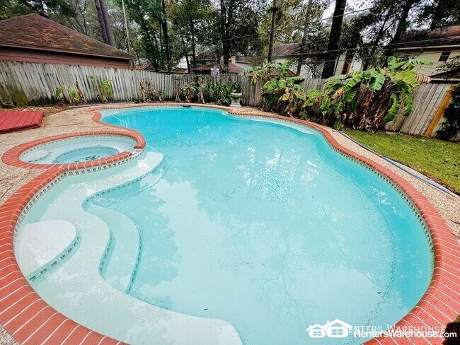 Foto del edificio - 4 Bedroom 2.5 Bath w SWIM POOL