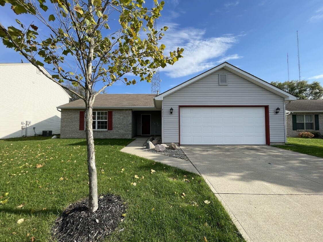 Primary Photo - 3 bedroom 2 bathroom ranch-style home in t...