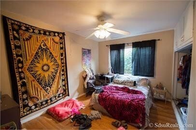 Building Photo - BEAUTIFUL WOOD FLOORS IN THIS- 5 BED 2 BATHROOM- GREAT DEAL!