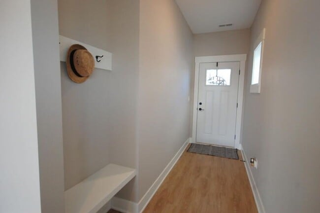 Building Photo - Golf Course Townhome