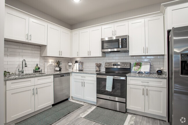 2BR, 2BA - 1,087SF - Kitchen - Pine Reserve Apartments