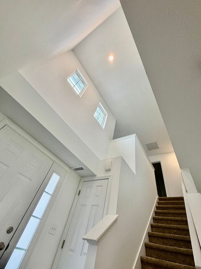 Building Photo - 5794 Wintersweet Ln