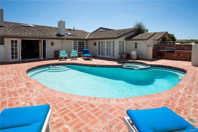 Building Photo - 8 Sandbar Drive, Newport Beach, CA 92625 -...
