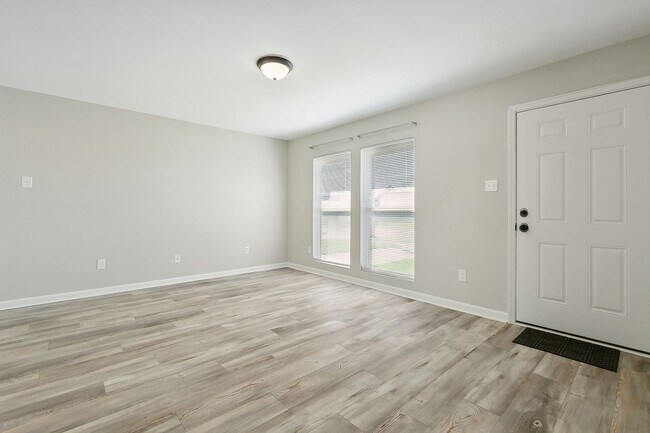 Building Photo - 348 Gerrie Ct