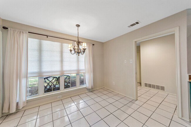 Building Photo - 2522 Kimberly Dr