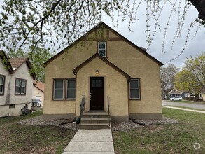 Building Photo - 1368 Pleasant Ave