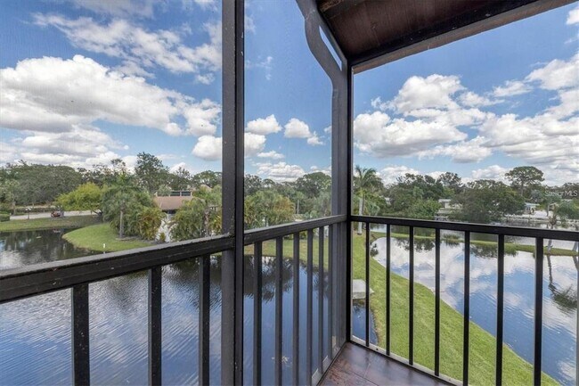Foto del edificio - 5565 Ashton Lake Dr
