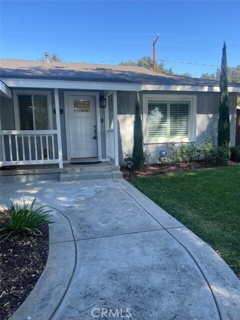 Primary Photo - 3035 Bautista St