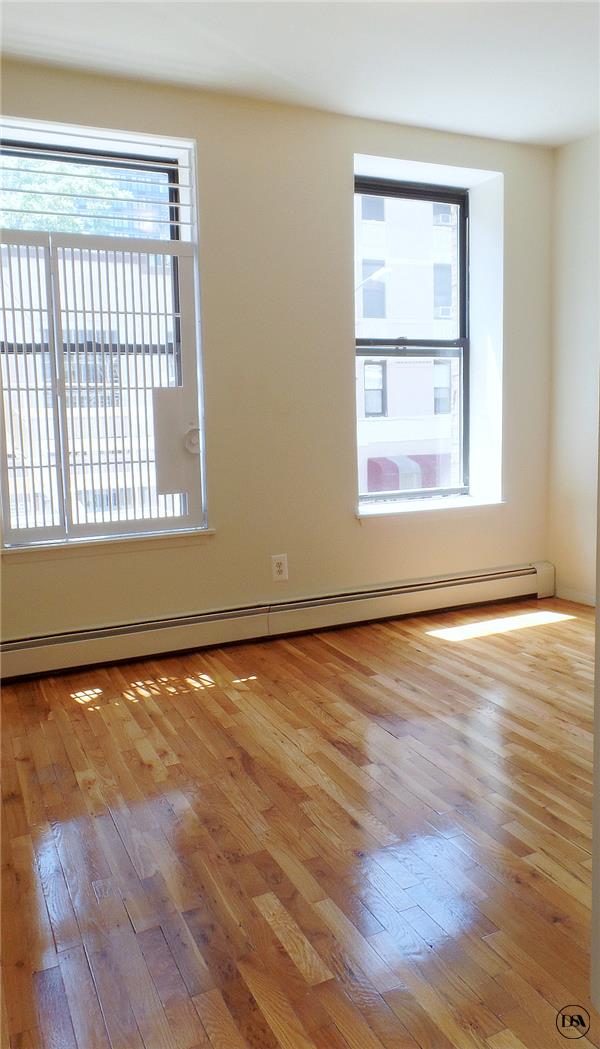 Building Photo - 305 E 94th St