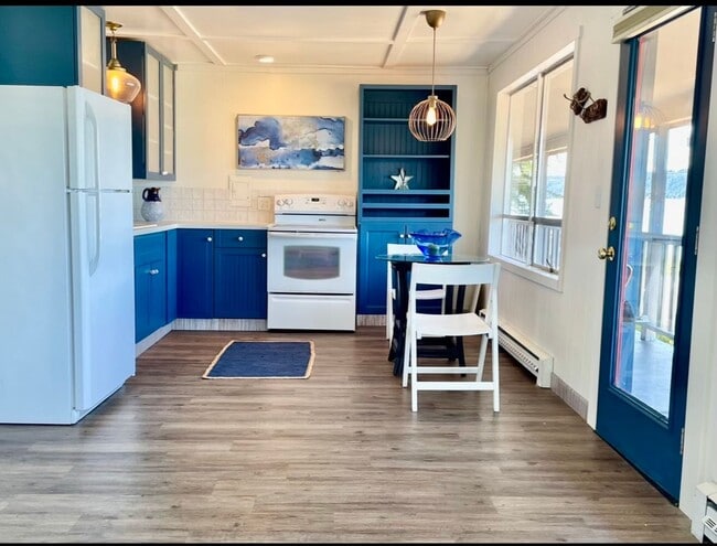 Building Photo - 2 bed condo w/