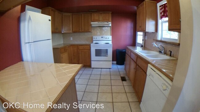 Building Photo - 3 br, 1.5 bath House - 2500 NW. 24th Street