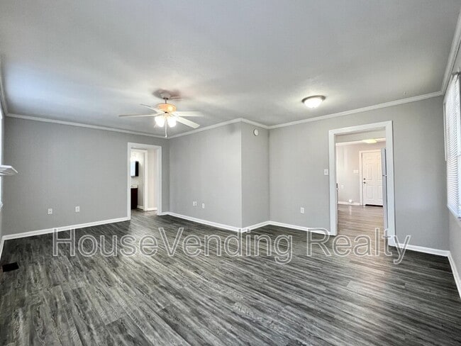 Building Photo - 1755 Dalton St