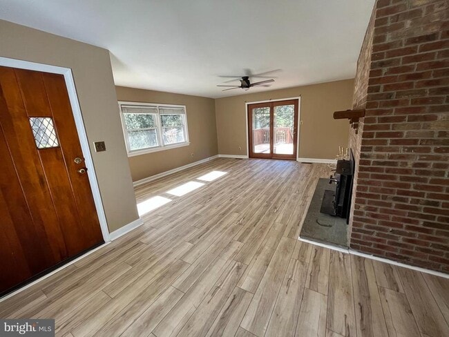 Foto del edificio - 1407 Spackmans Ln