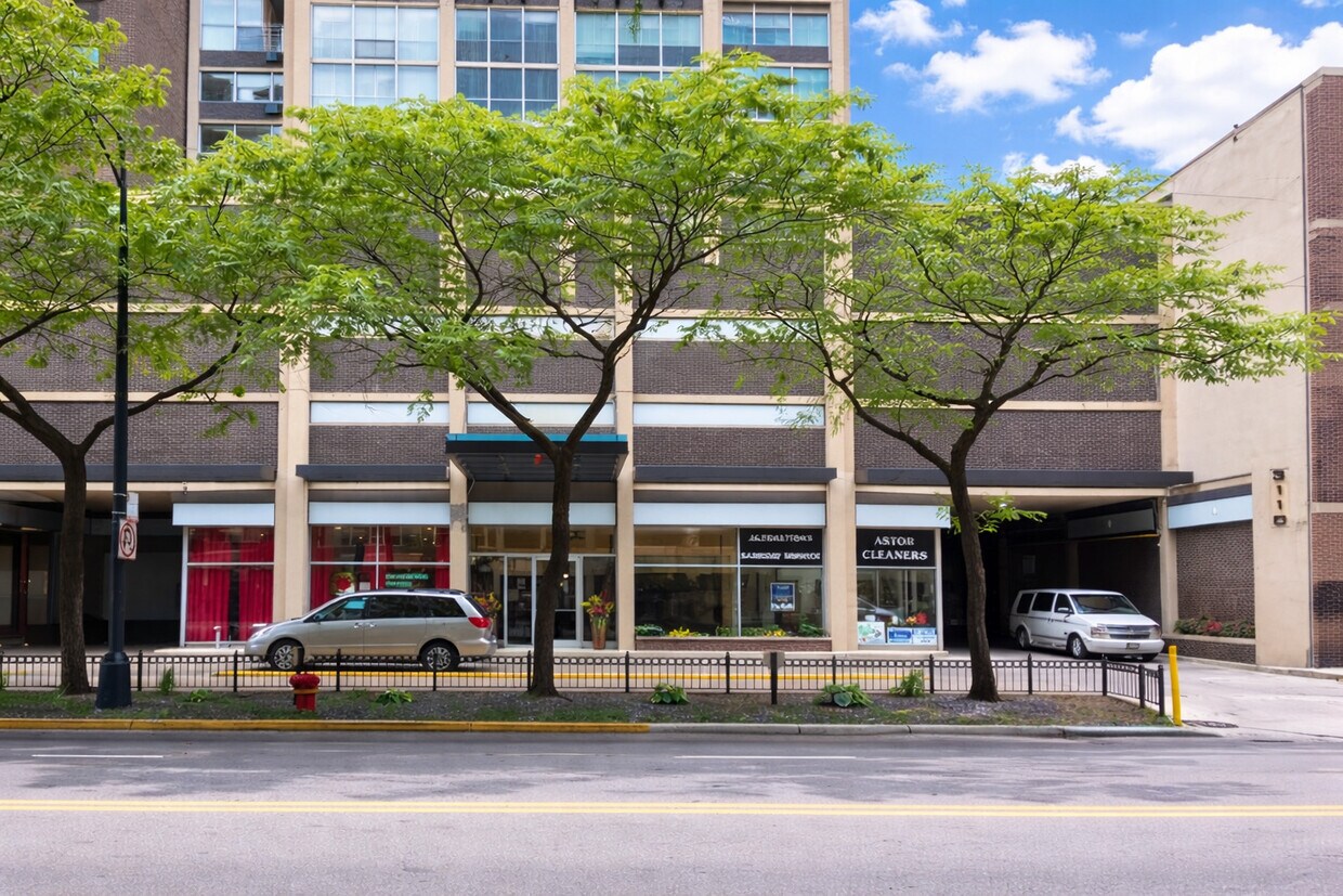 Foto del edificio - 3110 N Sheridan Rd