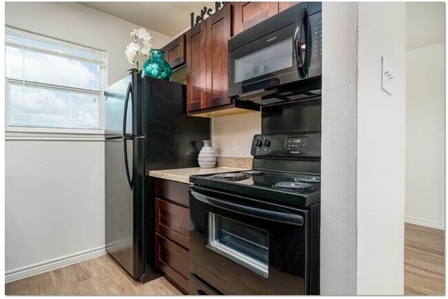 Foto del edificio - 200 S Ave A