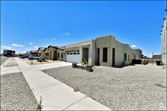 Building Photo - 541 Paseo Modesto Dr