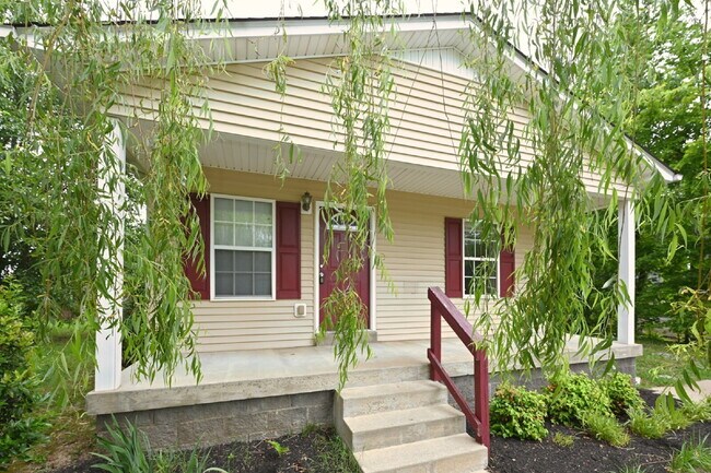 Foto del edificio - Springfield Gem! 3BR/2BA with Big Yard, St...