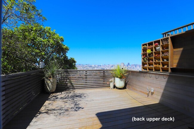 Foto del edificio - Noe Valley/Dolores Heights: 4+ Bedroom 3.5 Bath Single Family Home with Sweeping Views, Garage & ...
