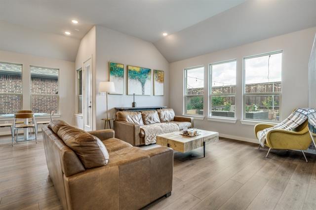 Foto del edificio - 4000 Starlight Creek Dr