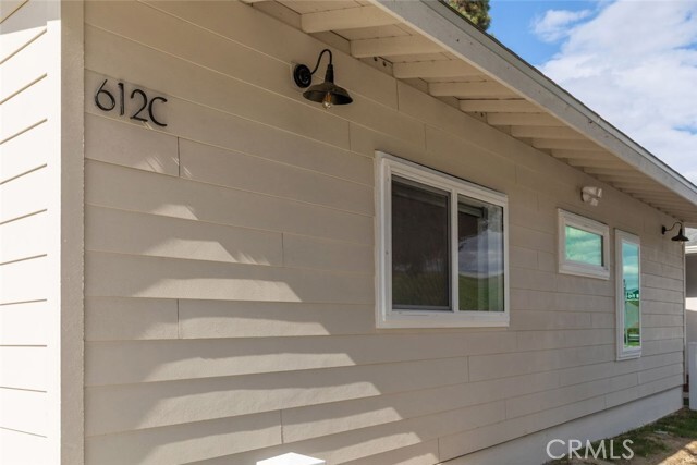 Foto principal - 612 Old Trail Dr