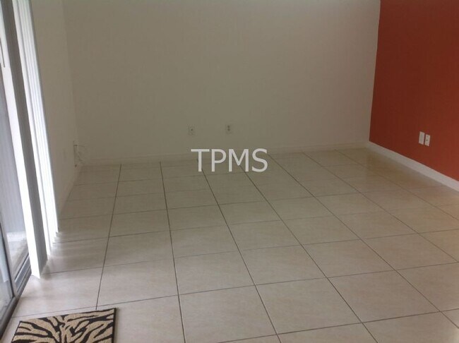 Building Photo - East Orlando/UCF AREA
