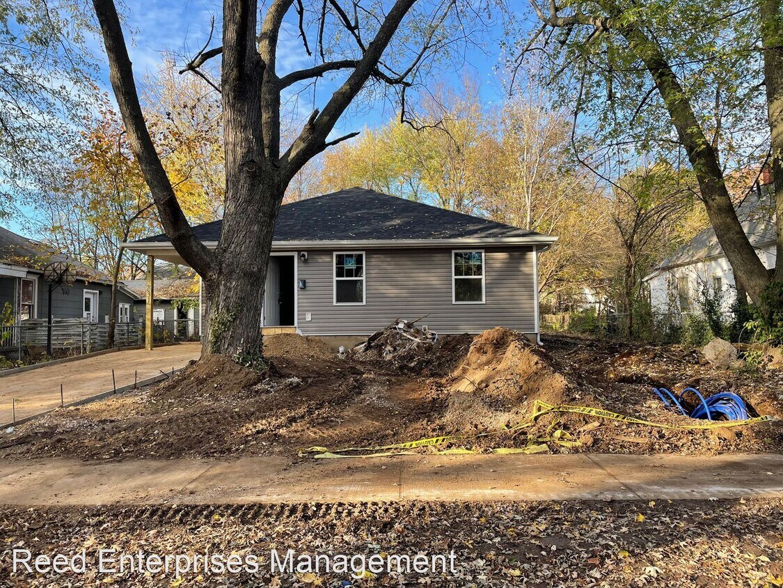 Building Photo - 3 br, 2 bath House - 831 W Scott St