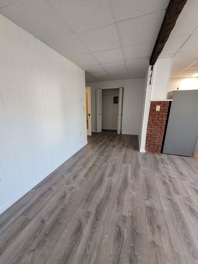 Building Photo - 1 Bedroom 1st floor with private entrance Lebanon