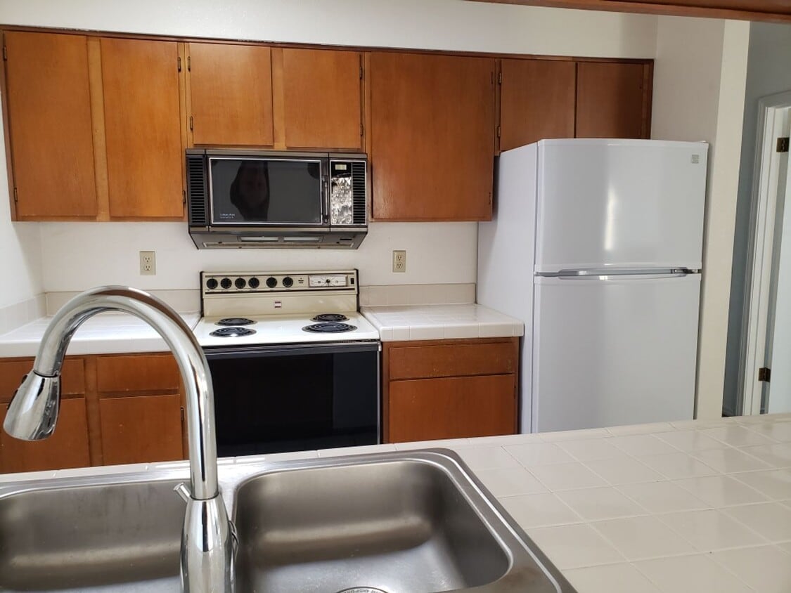 Primary Photo - 3 Bedroom Condo in Gated Community