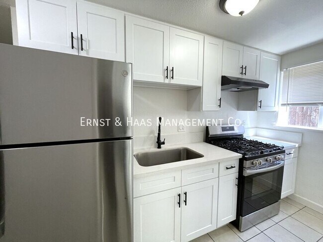 Building Photo - 313 E Market St