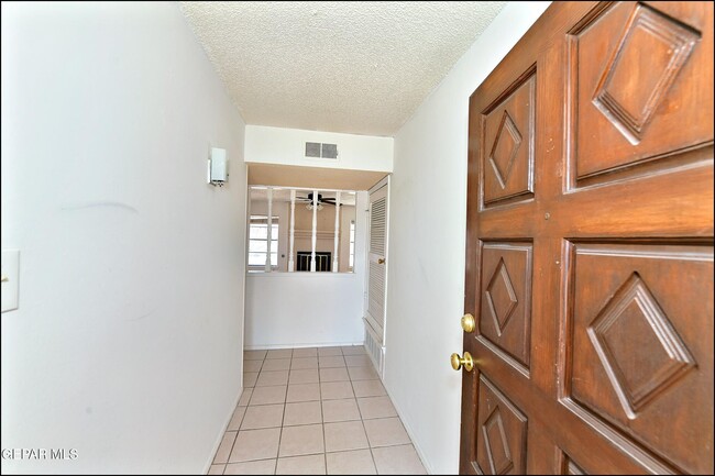 Building Photo - 3565 Breckenridge Dr