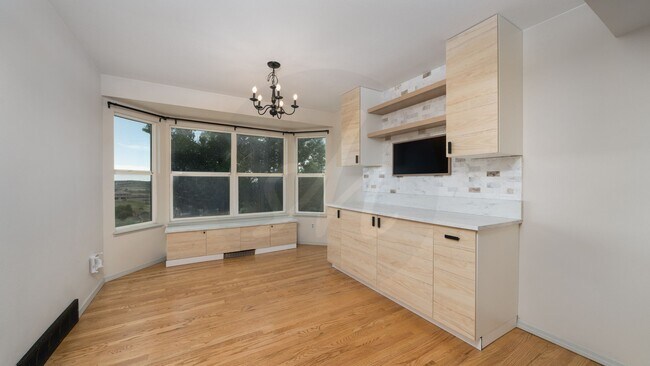 Foto del edificio - Beautiful 2 Story home in the Heart of Bri...