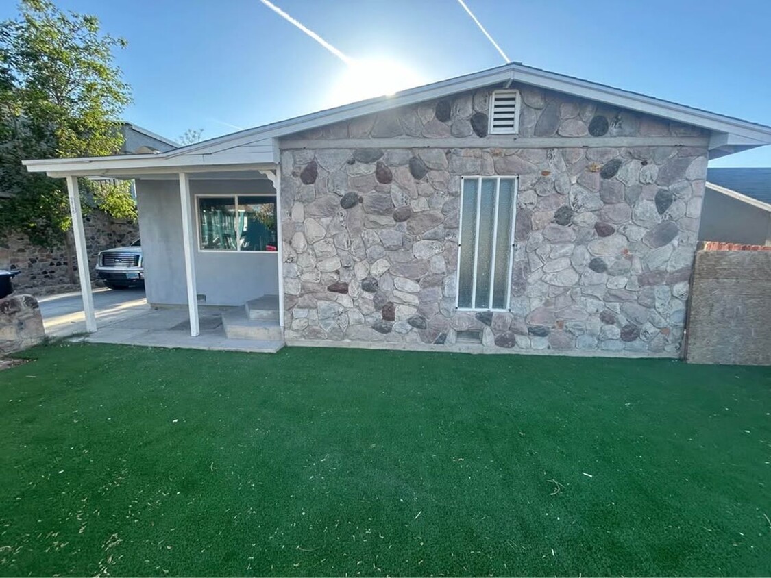 Foto principal - 1819 Harding St