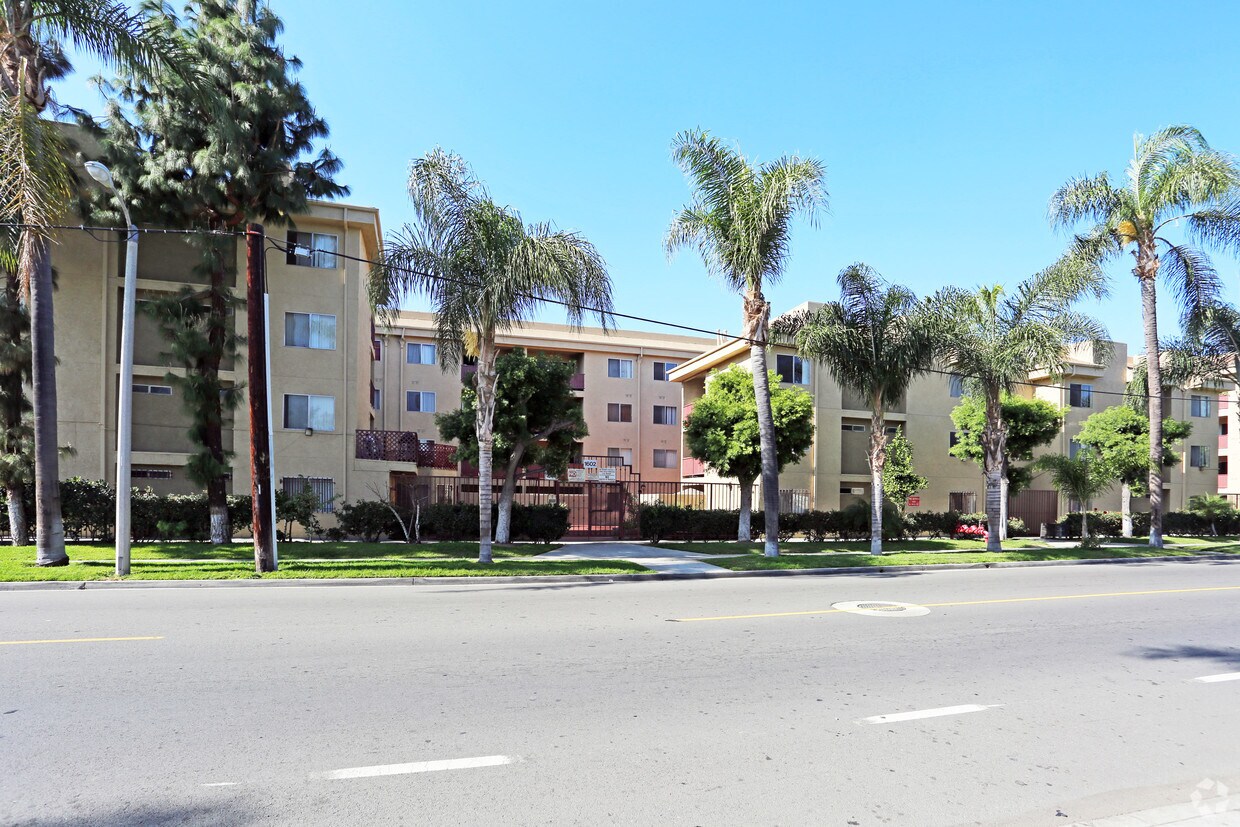 Foto principal - Santa Ana Ross Tower LLC