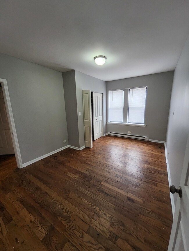 Foto del edificio - 7451 S Bennett Ave