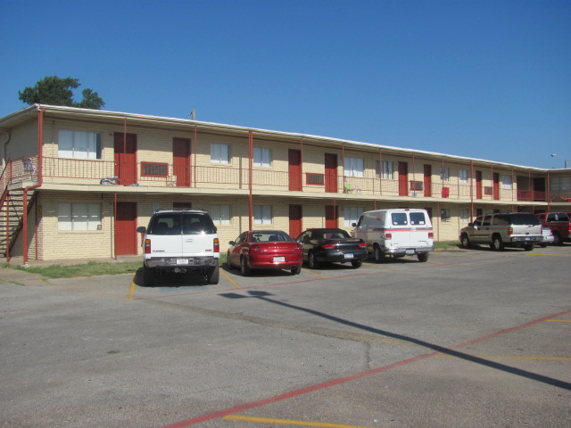 Building Photo - Chiquita Apartments
