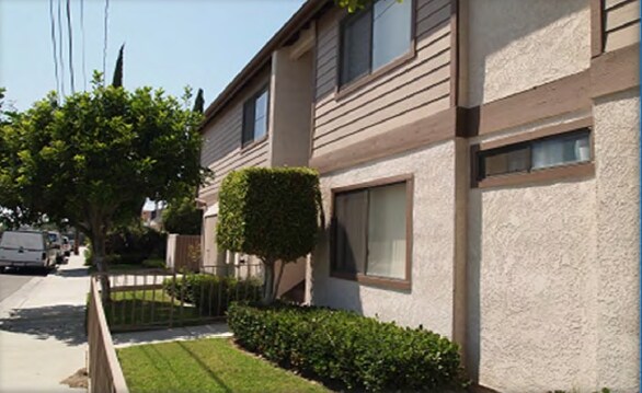 Building Photo - 8601 Belmont St