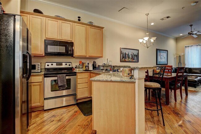 Building Photo - 202 McGowen St