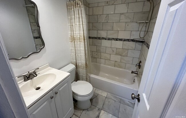 Foto del edificio - 231 Hendrickson Ave