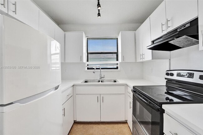 Photo - 2120-2122 Thomas Street Unit 2122 Apartment