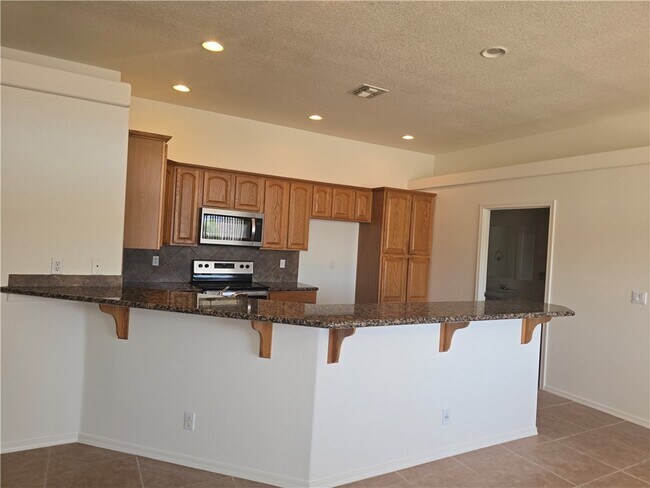 Foto del edificio - 2356 McCormick Blvd
