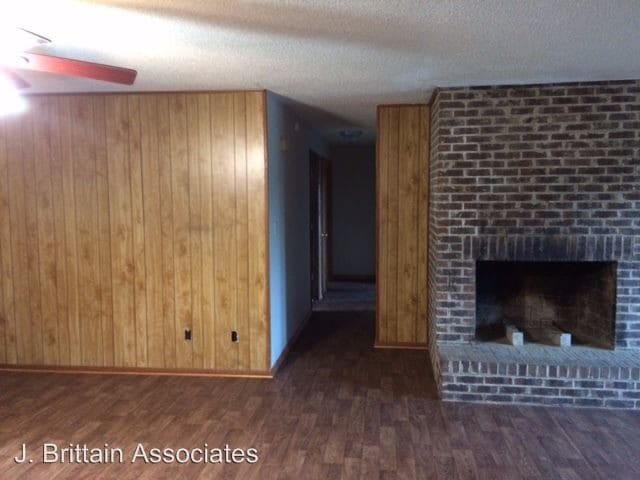 Building Photo - 3 br, 2 bath House - 532 Bailey Springs