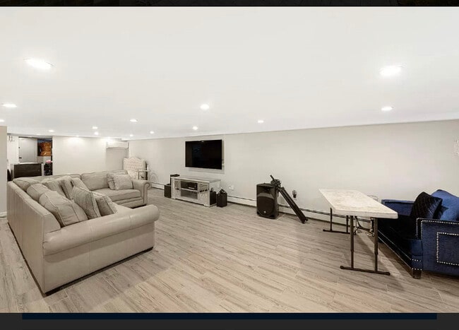 Full finished basement w/full bathroom and wet bar - 460 Miller Ave