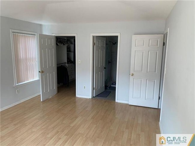 Foto del edificio - 831 Waterford Dr