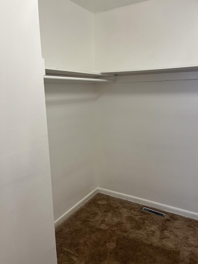 Building Photo - 516 Karns Dr